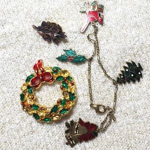 Retro, Gold-tone Christmas wreath Brooch with gold-tone Christmas, bracelet